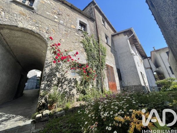 casa semindipendente in vendita a Maissana in zona Cembrano