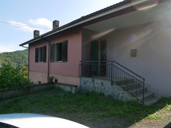 appartamento in vendita a Maissana in zona Salterana