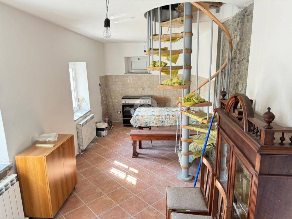 casa indipendente in vendita a Maissana in zona Cembrano