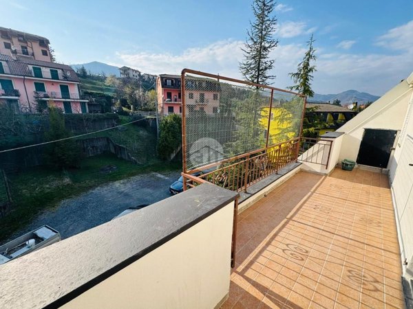 appartamento in vendita a Maissana in zona Tavarone