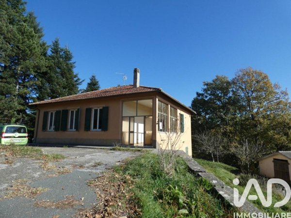 casa indipendente in vendita a Maissana in zona Tavarone