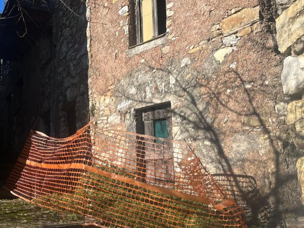 esavano in vendita a Maissana