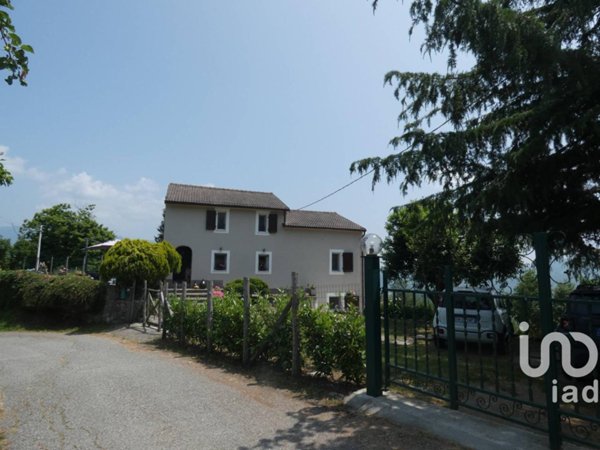 casa indipendente in vendita a Maissana in zona Tavarone