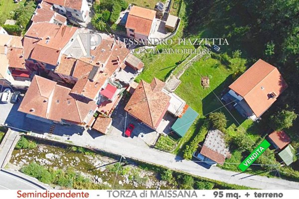 casa indipendente in vendita a Maissana in zona Torza