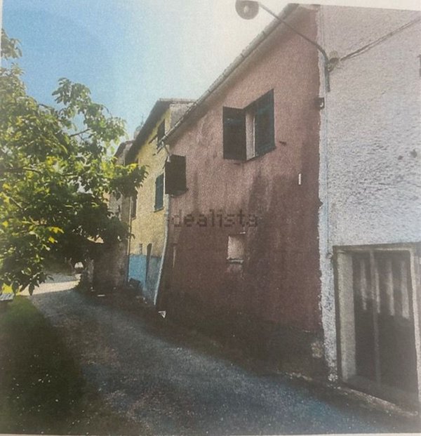 appartamento in vendita a Maissana in zona Colli