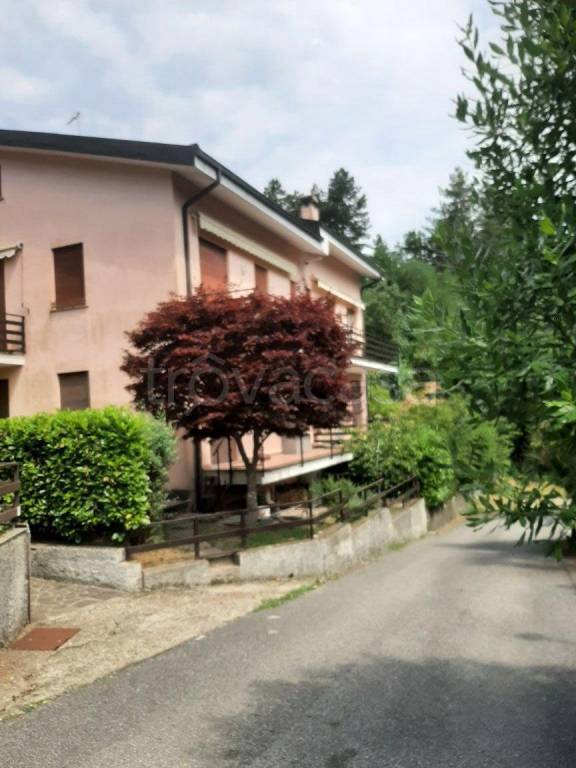 appartamento in vendita a Maissana in zona Tavarone