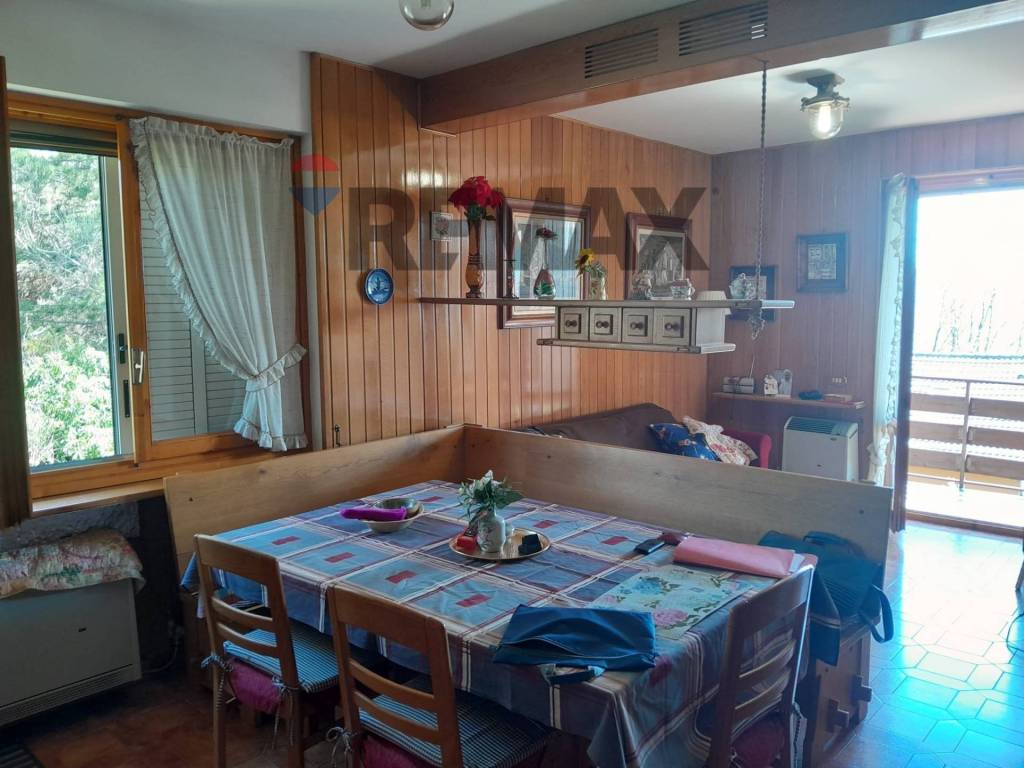 appartamento in vendita a Maissana in zona Tavarone