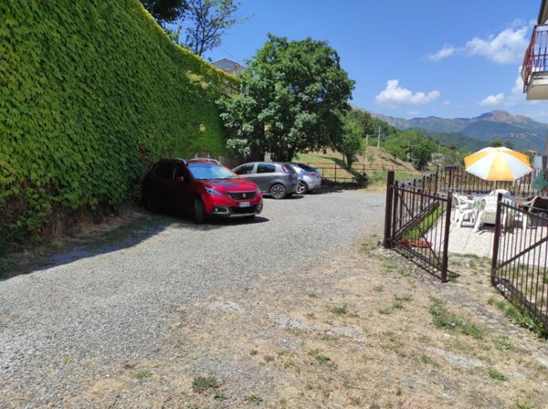 appartamento in vendita a Maissana in zona Tavarone
