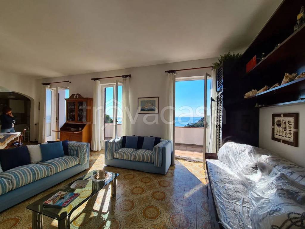 casa indipendente in vendita a Monterosso al Mare