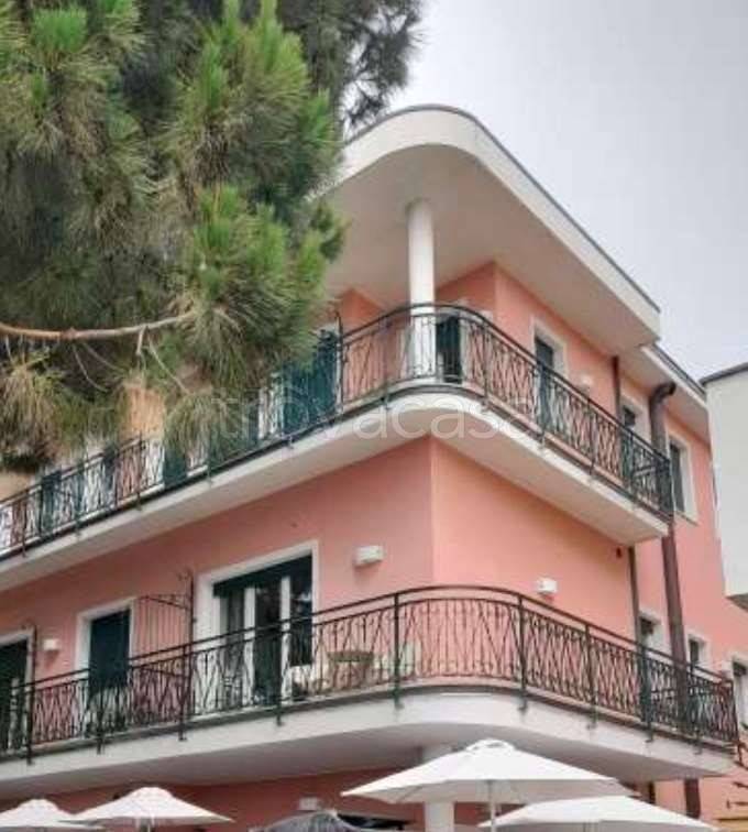 negozio in vendita a Monterosso al Mare