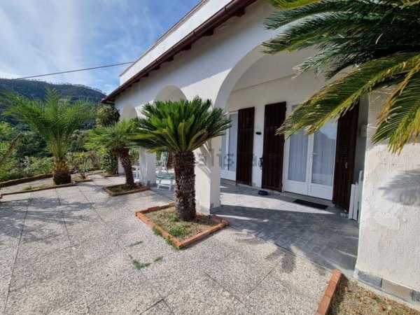 casa indipendente in vendita a Monterosso al Mare