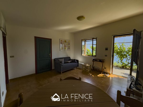 pentavano in vendita a Monterosso al Mare