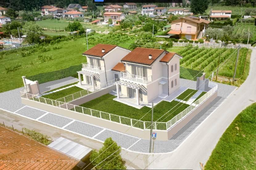 casa indipendente in vendita a Luni