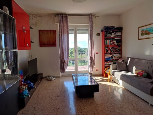 appartamento in vendita a Luni