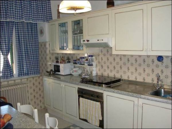 casa indipendente in vendita a Luni in zona Casano