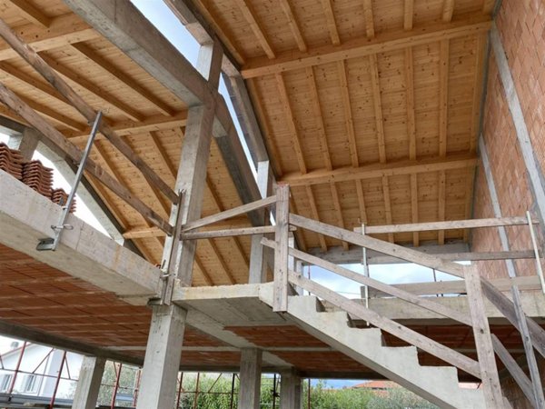 casa indipendente in vendita a Luni in zona Casano