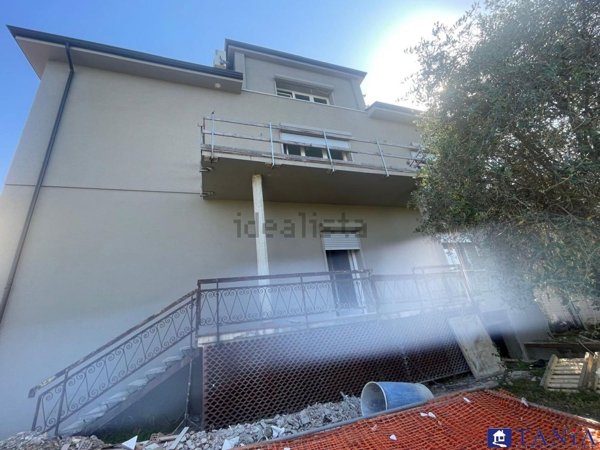 appartamento in vendita a Luni in zona Dogana