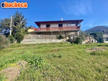 casa indipendente in vendita a Luni in zona Casano