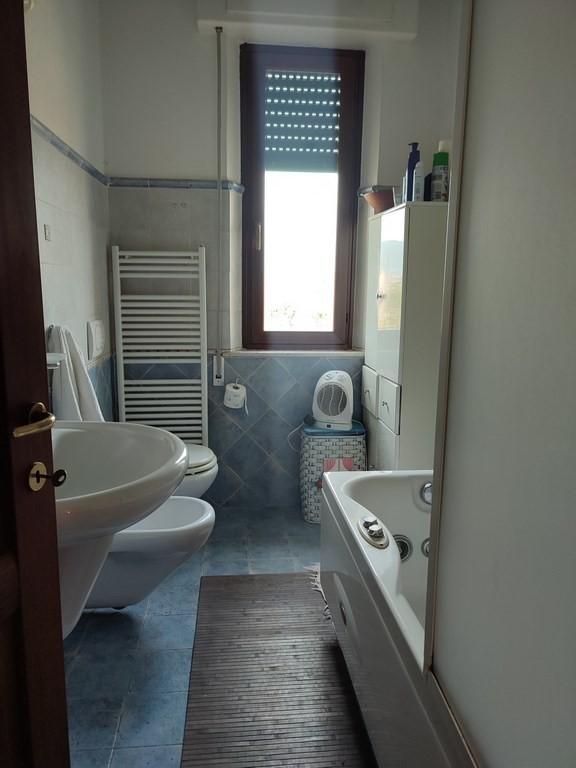 casa indipendente in vendita a Luni