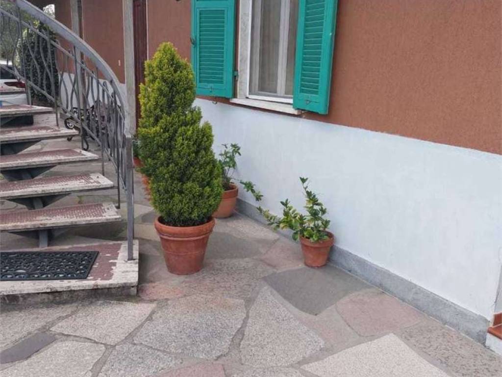 casa indipendente in vendita a Luni in zona Isola