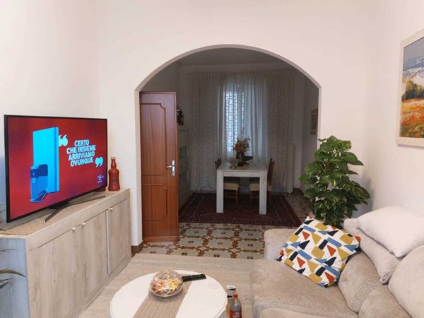 casa indipendente in vendita a Luni in zona Isola