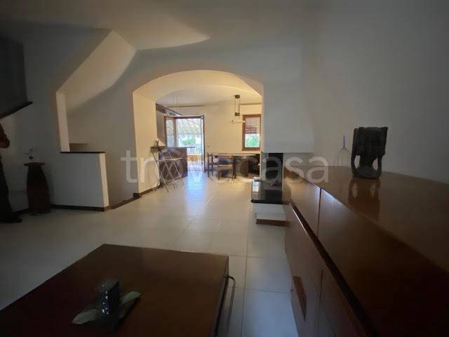 casa indipendente in vendita a Luni