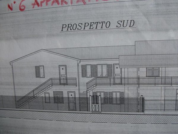 casa indipendente in vendita a Luni