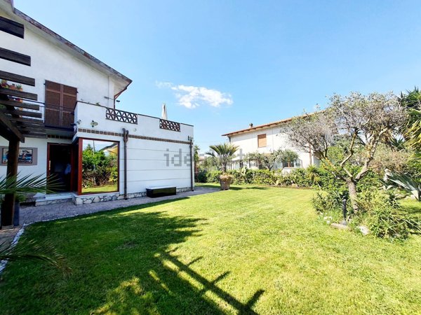 pentavano in vendita a Luni