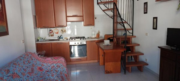 casa indipendente in vendita a Luni