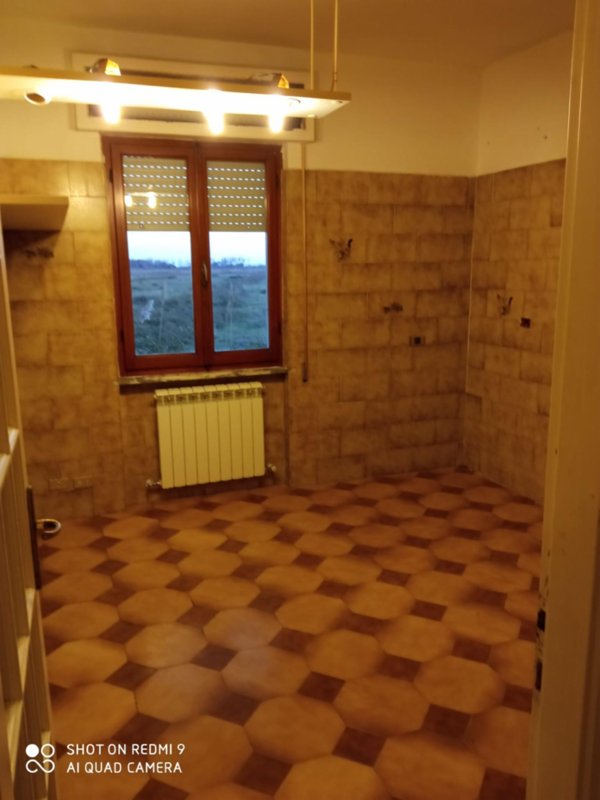 appartamento in vendita a Luni