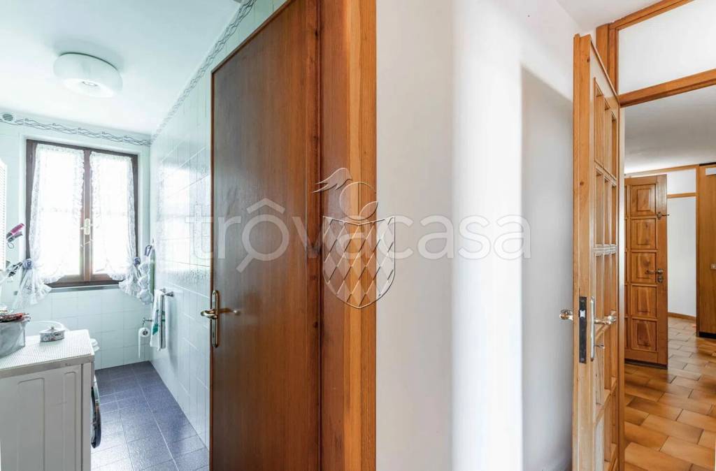 casa indipendente in vendita a Luni