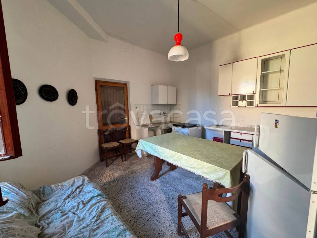 casa indipendente in vendita a Luni in zona Casano