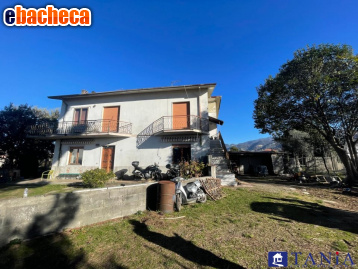 casa indipendente in vendita a Luni in zona Dogana