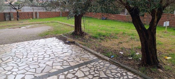 appartamento in vendita a Luni in zona Isola