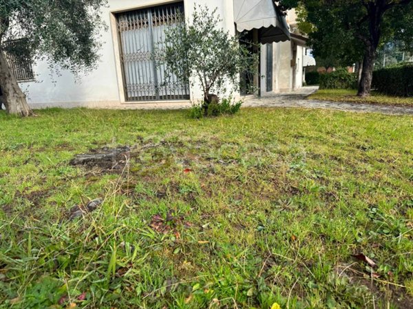 appartamento in vendita a Luni