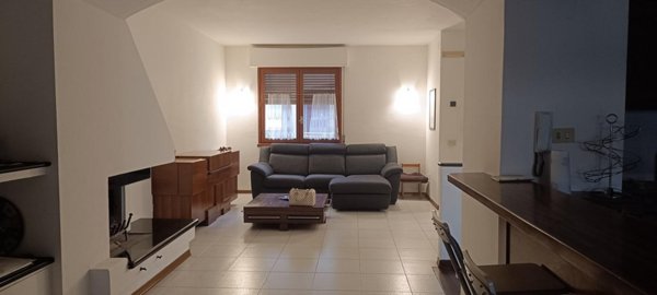 casa indipendente in vendita a Luni in zona Dogana
