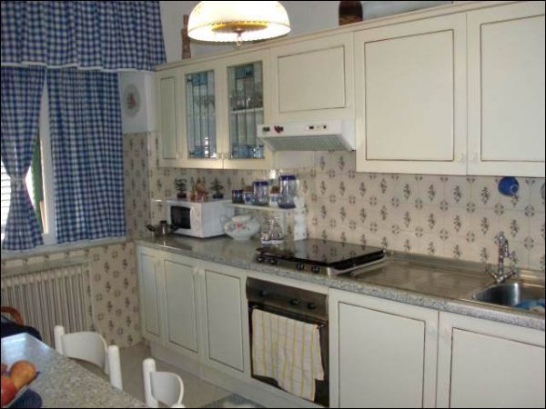 casa indipendente in vendita a Luni in zona Casano