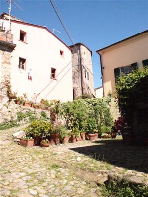 appartamento in vendita a Luni