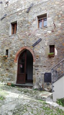 casa indipendente in vendita a Luni in zona Nicola