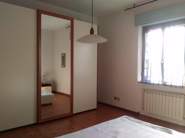 casa indipendente in vendita a Luni