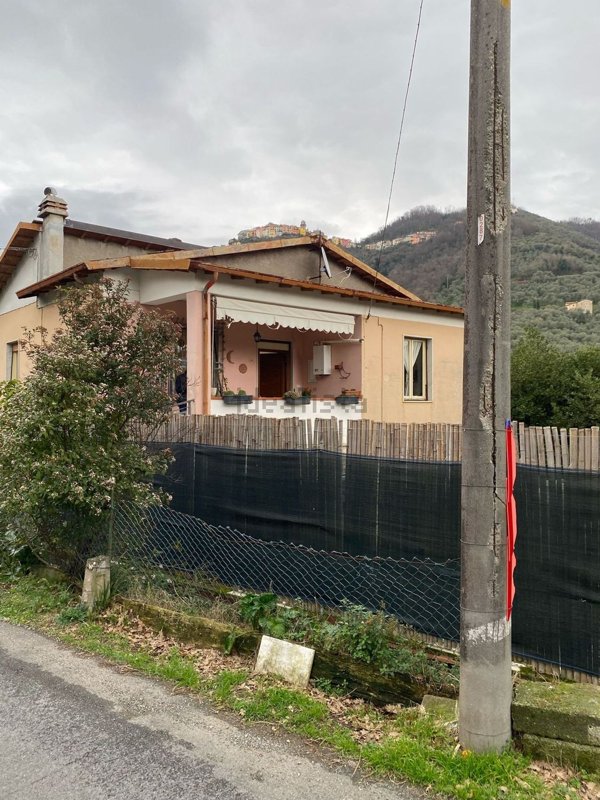 appartamento in vendita a Luni in zona Casano