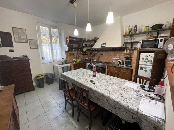 casa indipendente in vendita a Luni in zona Casano
