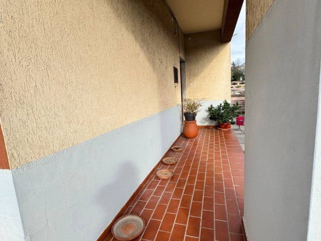 appartamento in vendita a Luni in zona Casano