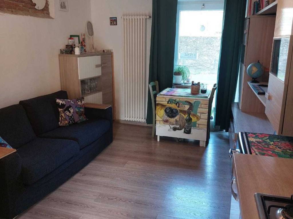 casa indipendente in vendita a Luni in zona Serravalle