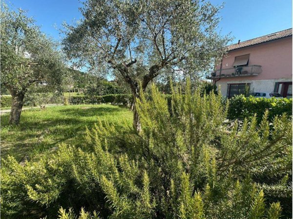 appartamento in vendita a Luni