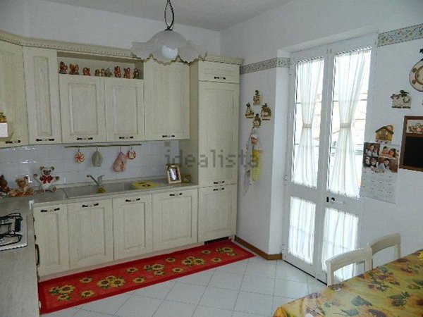 casa indipendente in vendita a Luni