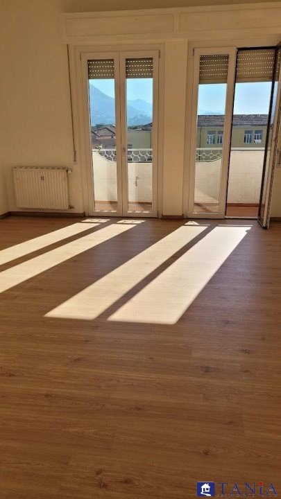 appartamento in vendita a Luni in zona Dogana
