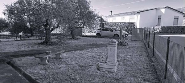 appartamento in vendita a Luni in zona Casano