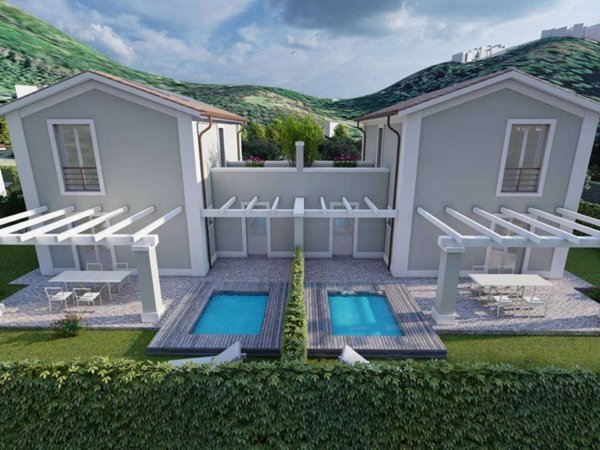 intera palazzina in vendita a Luni in zona Casano
