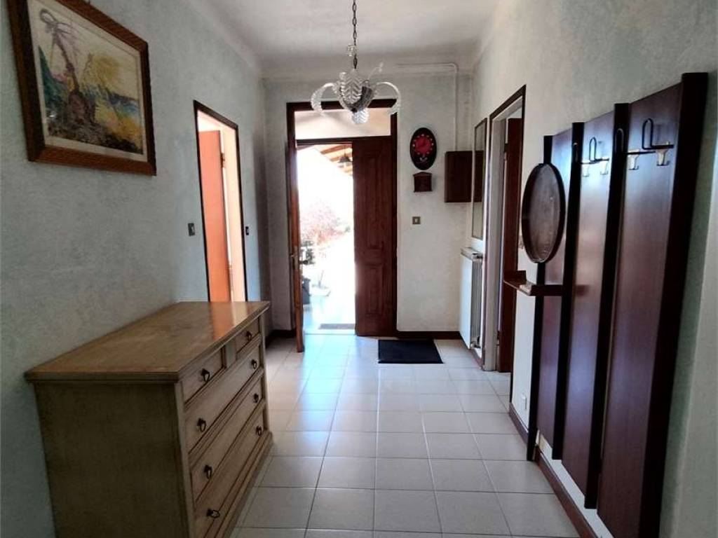 appartamento in vendita a Luni in zona Dogana